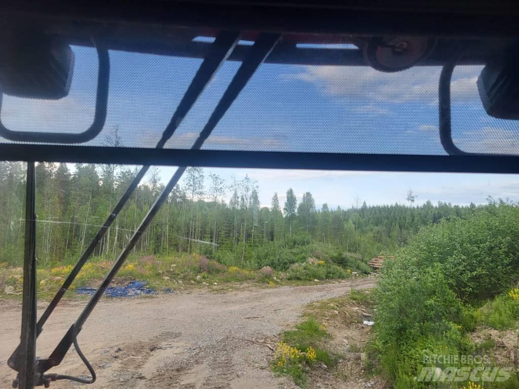 Komatsu 835 Forwarder
