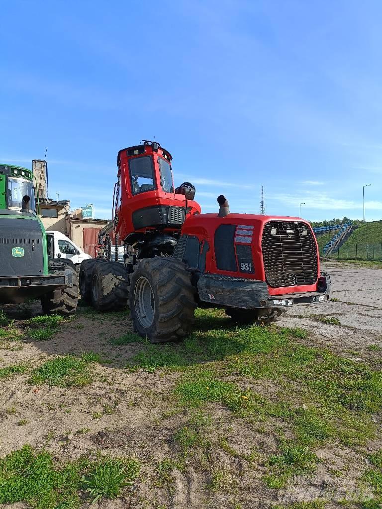 Komatsu 931 Abbattitrici, Disboscatrici
