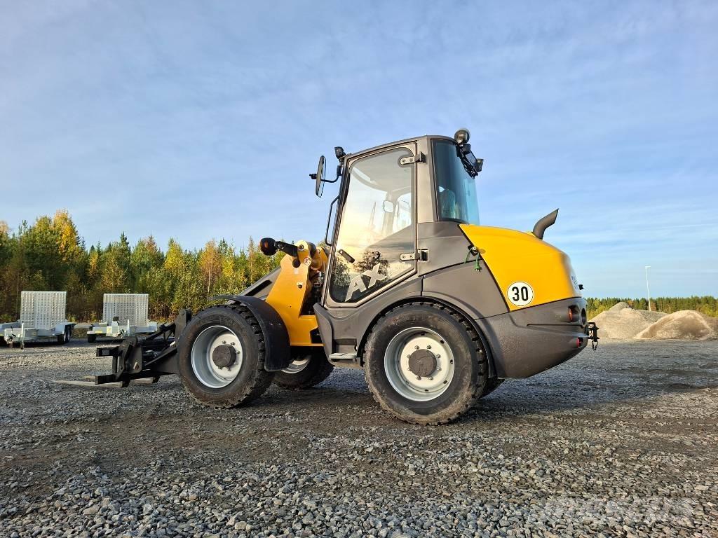Mecalac AX850-HL Pale gommate
