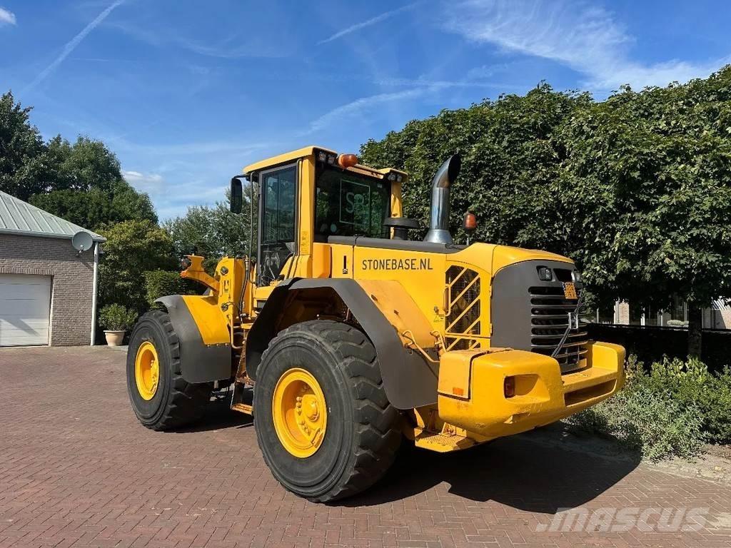 Volvo L120 F Pale gommate