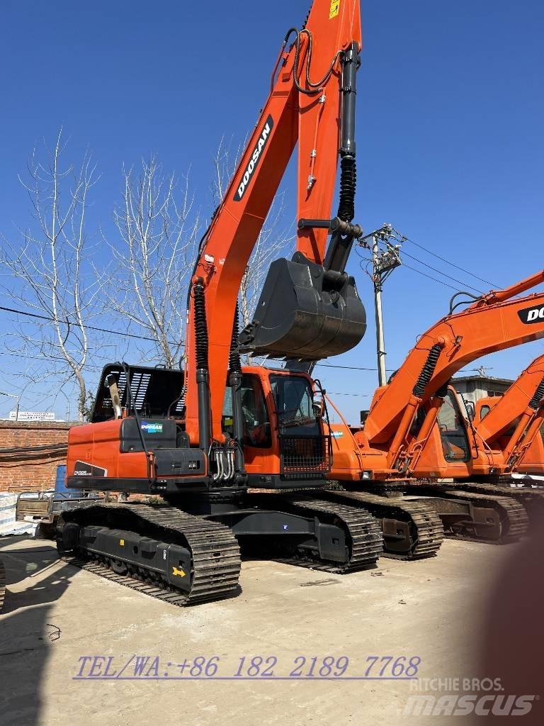 Doosan DX225 Escavatori cingolati