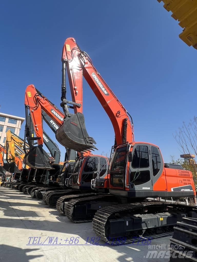 Doosan DX225 Escavatori cingolati