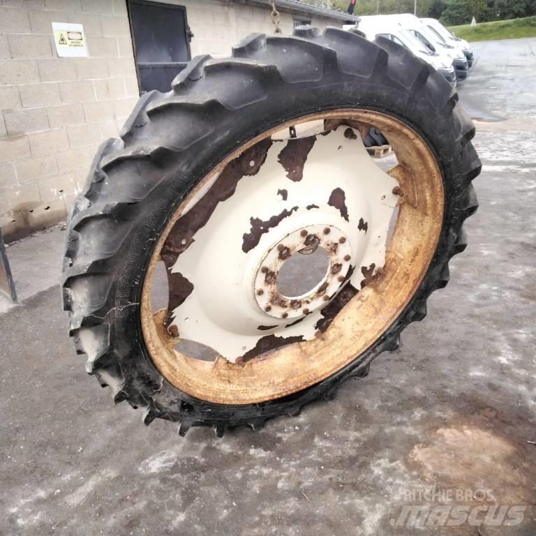 Taurus 9.5R44 Pneumatici, ruote e cerchioni