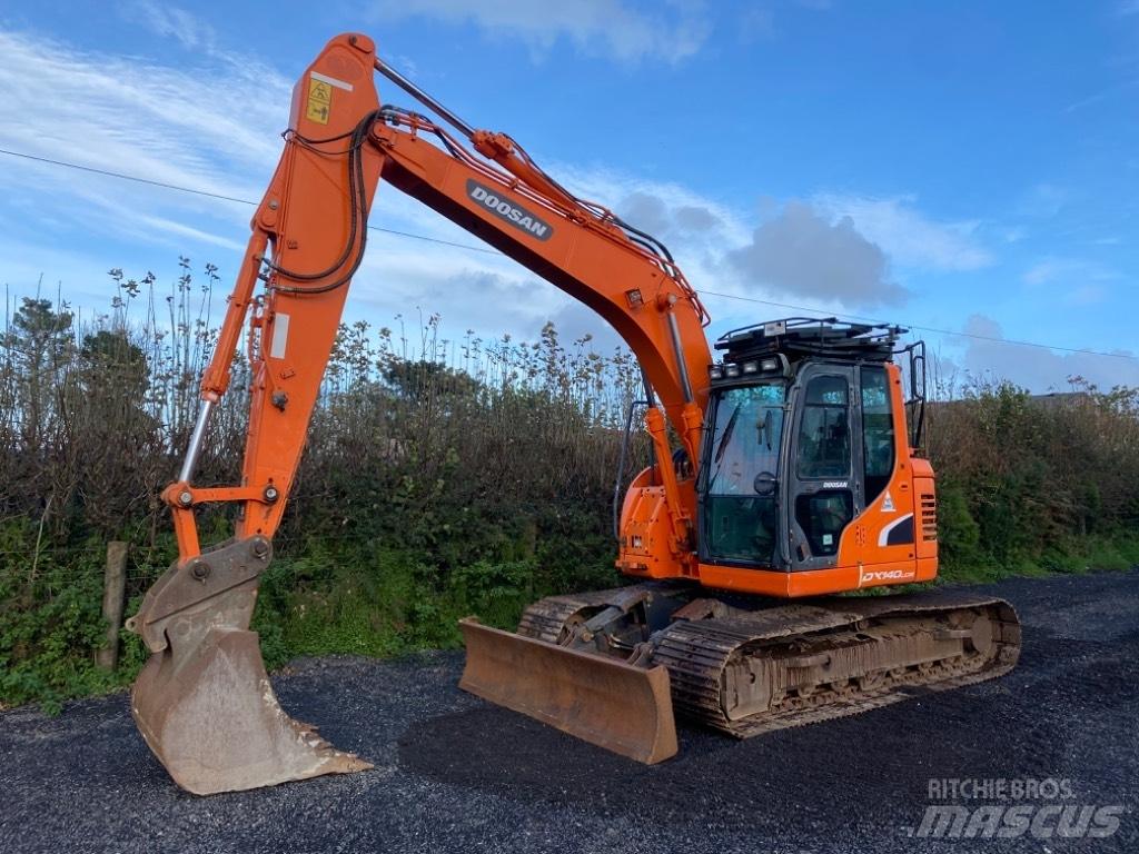 Doosan DX 140 LCR-3 Escavatori cingolati