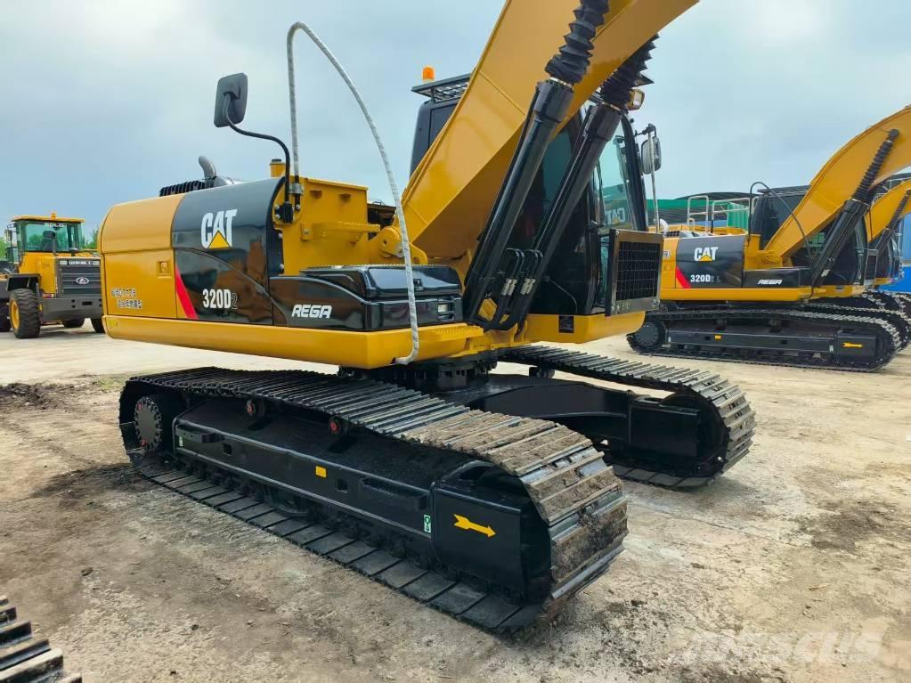 CAT 320 Escavatori cingolati