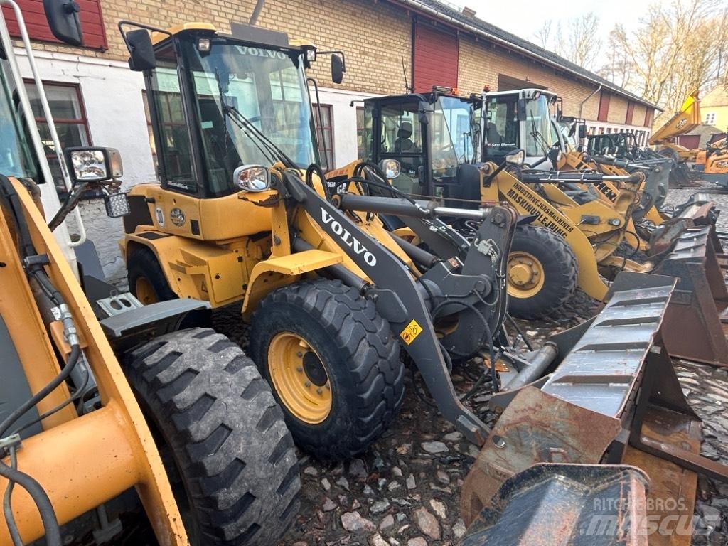 Volvo L 30 G Pale gommate