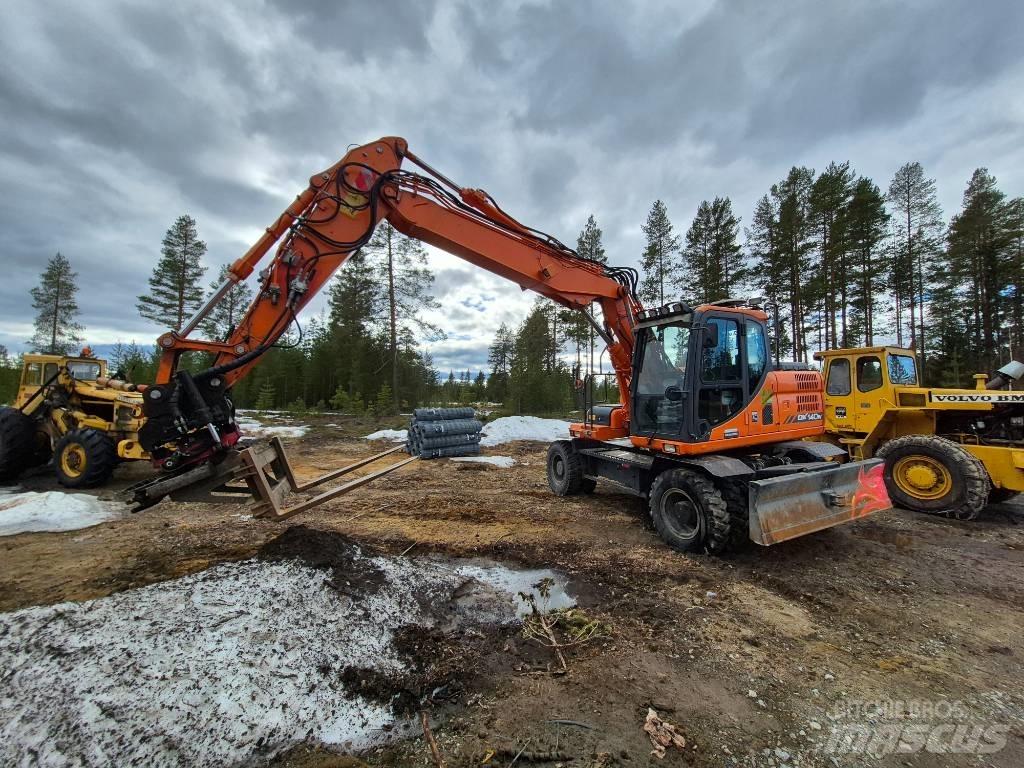 Doosan DX 140 W-3 Escavatori gommati