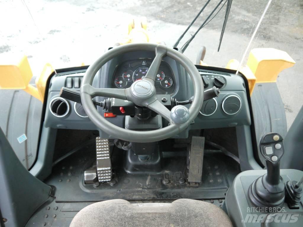 Hyundai HL 757-9A Pale gommate
