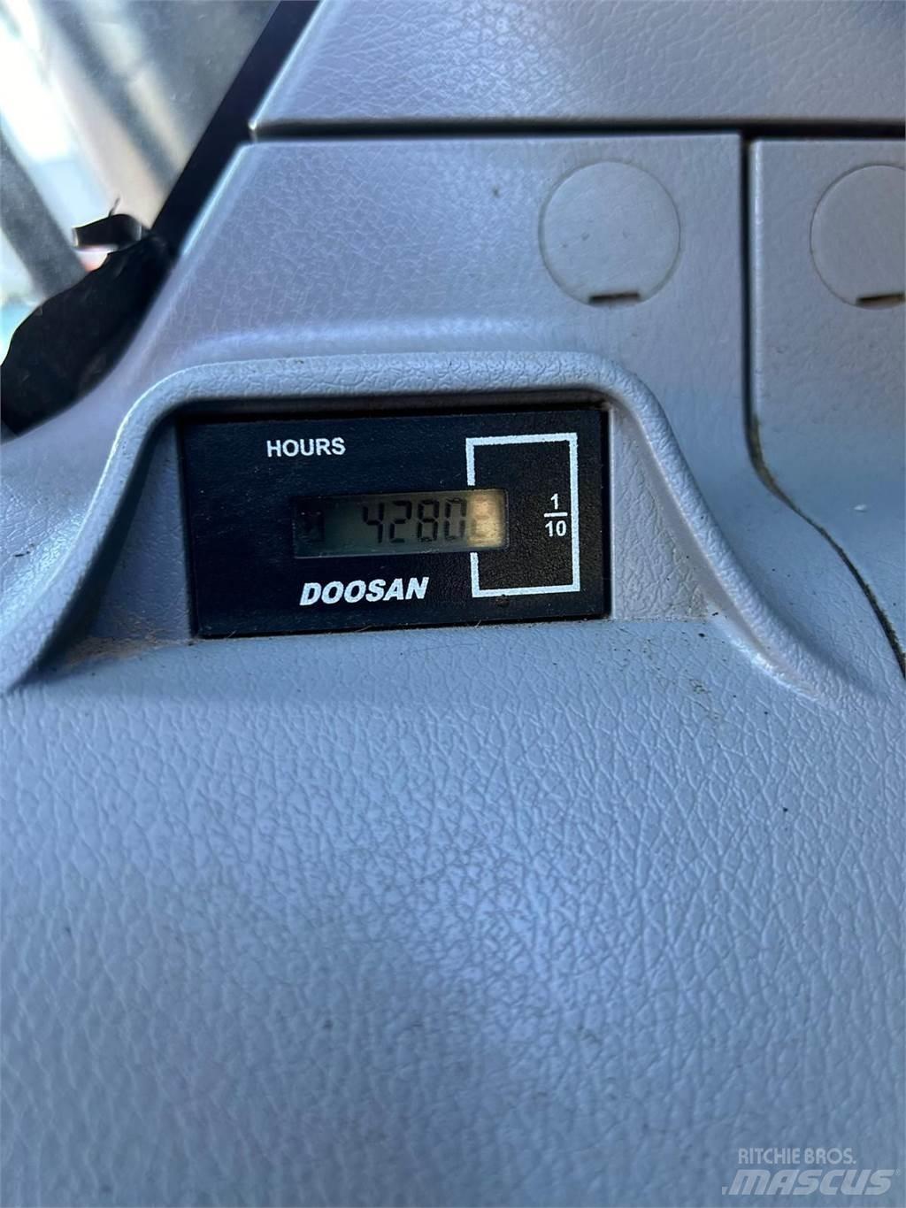 Doosan DX340LC-5 Escavatori cingolati