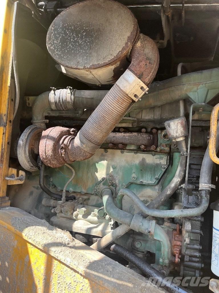 Volvo L180F Pale gommate
