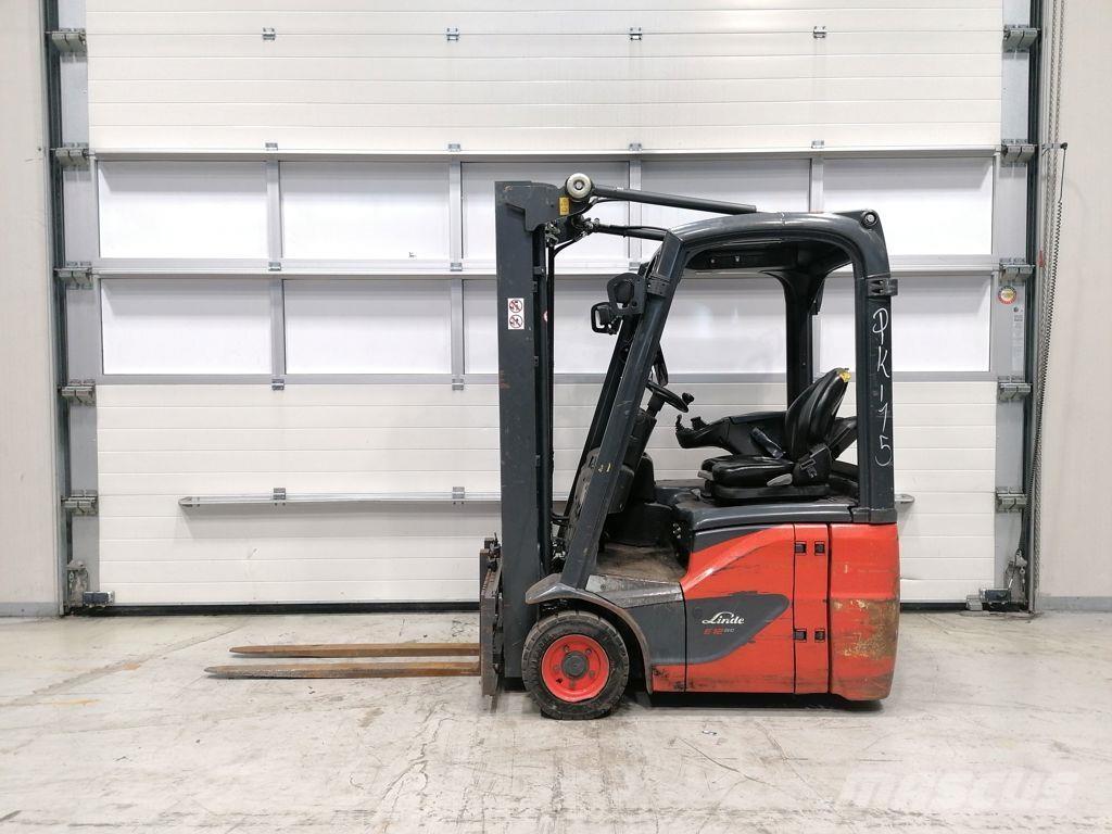 Linde E12-02 Carrelli elevatori elettrici