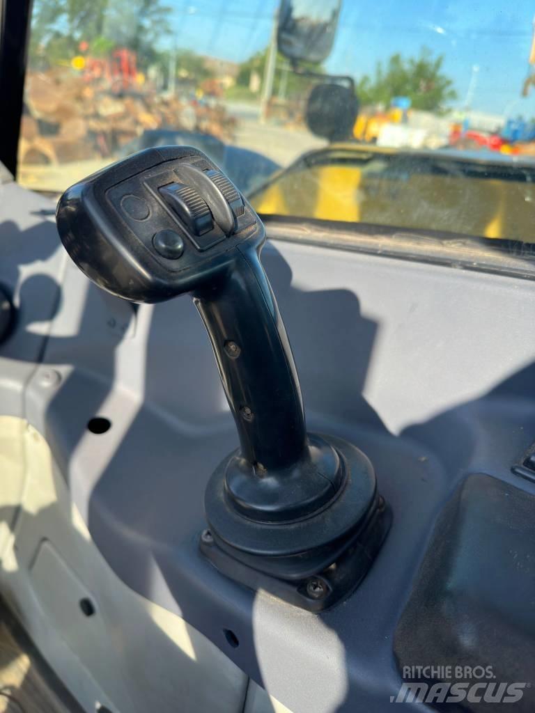 CAT TH407AG Sollevatori telescopici per agricoltura