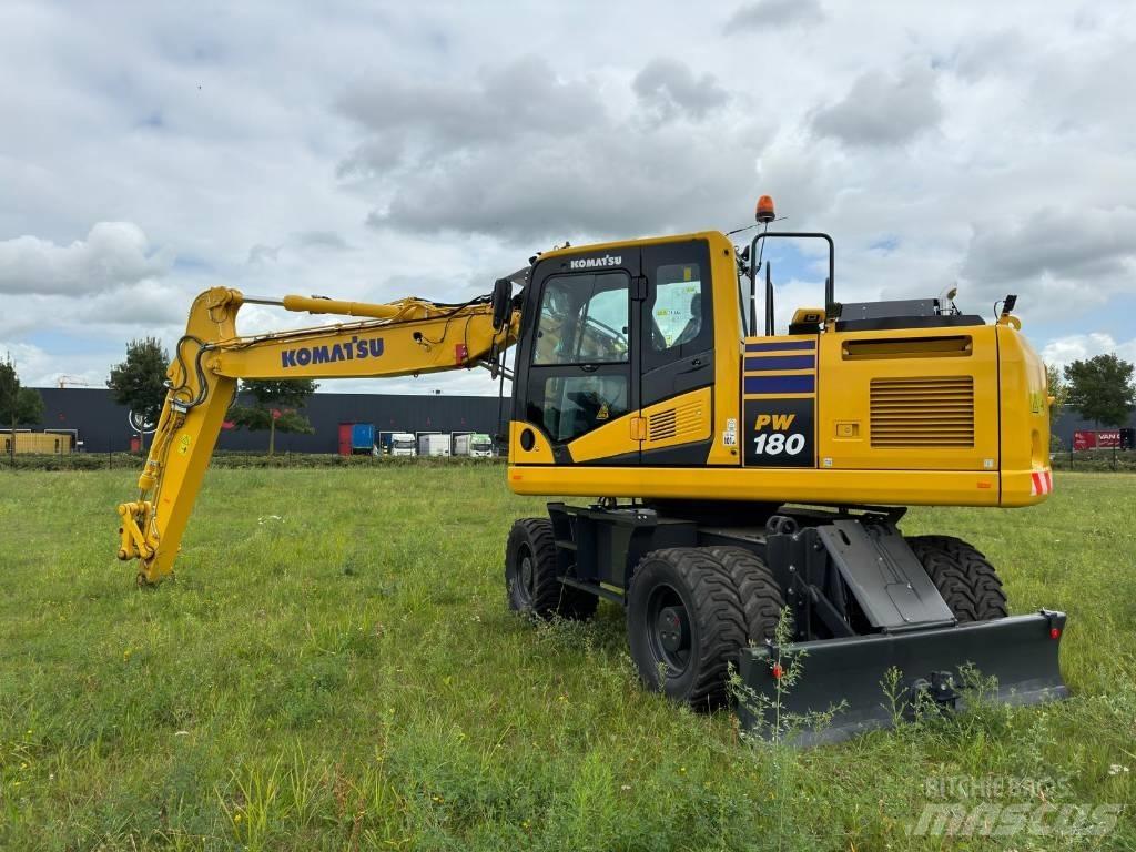 Komatsu PW180-11E0 Escavatori gommati