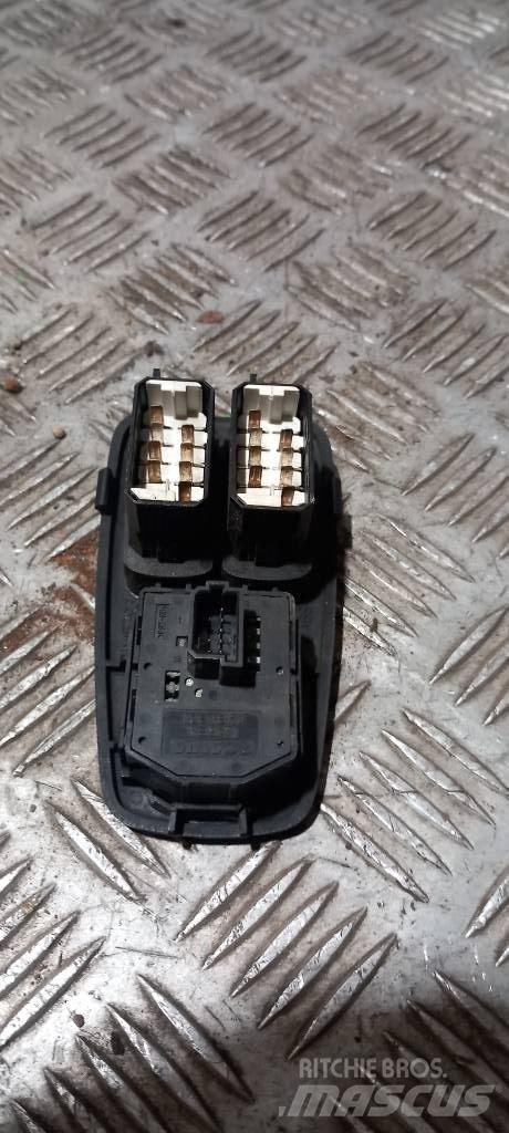 Scania R 440   1445793 Cabine e interni