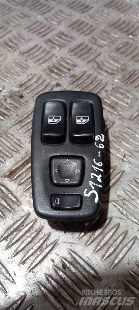 Scania R 440   1445793 Cabine e interni