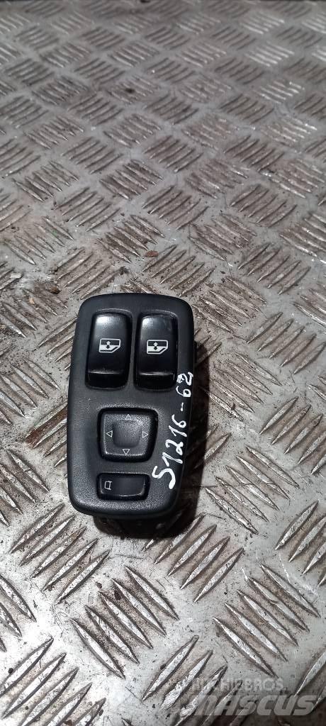Scania R 440   1445793 Cabine e interni