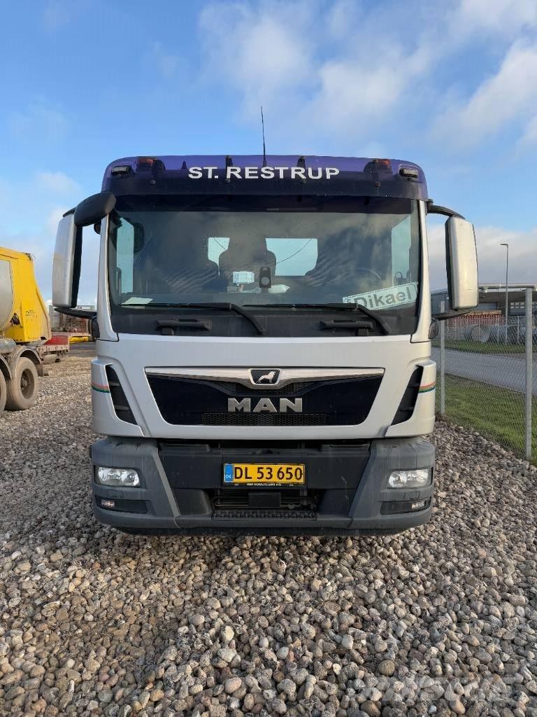 MAN TGM 15.290 Camion con gancio di sollevamento