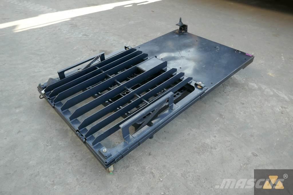 CAT 357-4102 Cabine e interni