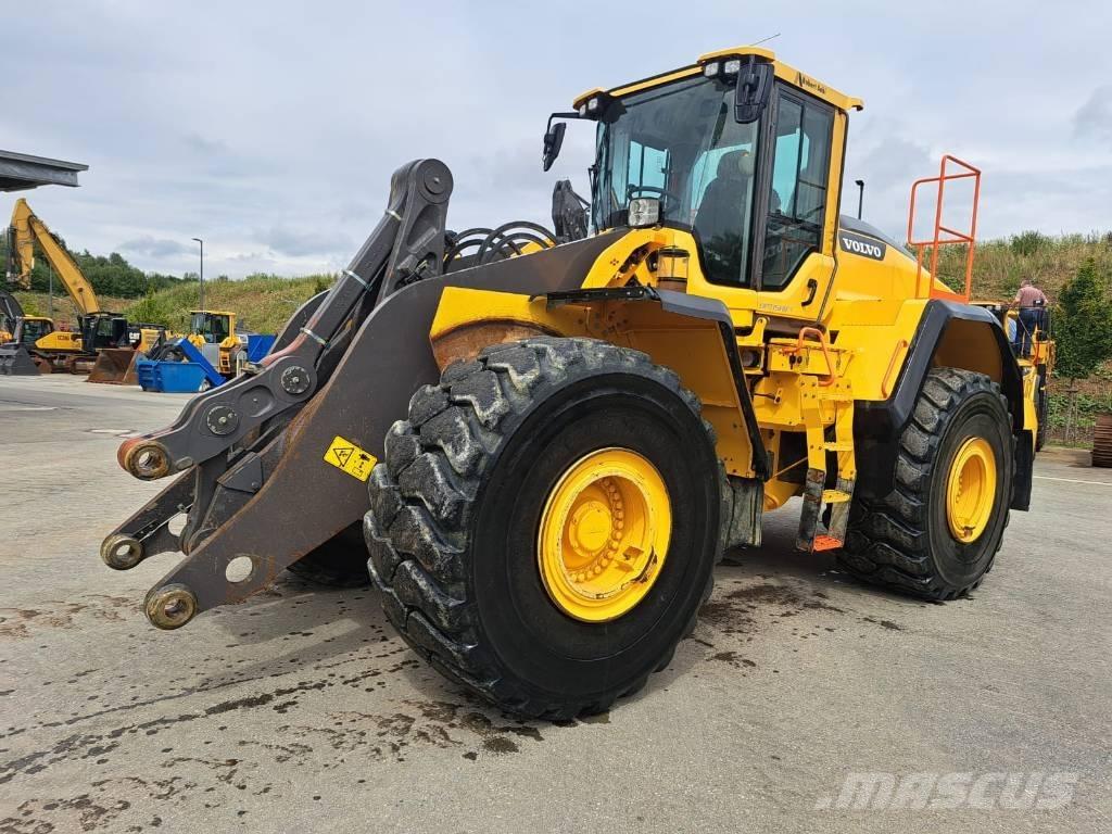Volvo L220H Pale gommate