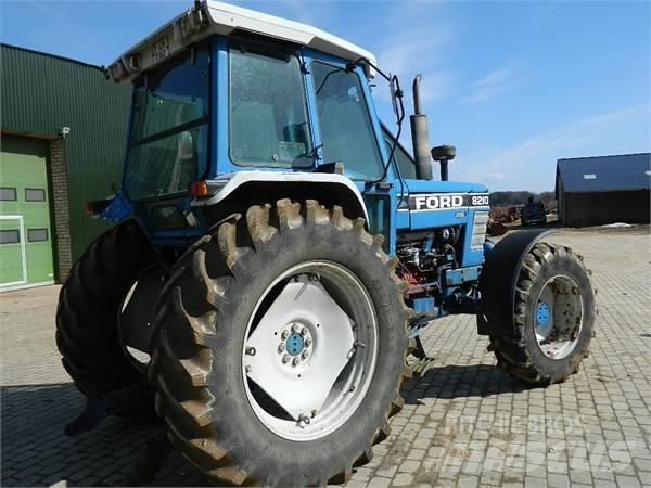Ford 8210 Trattori