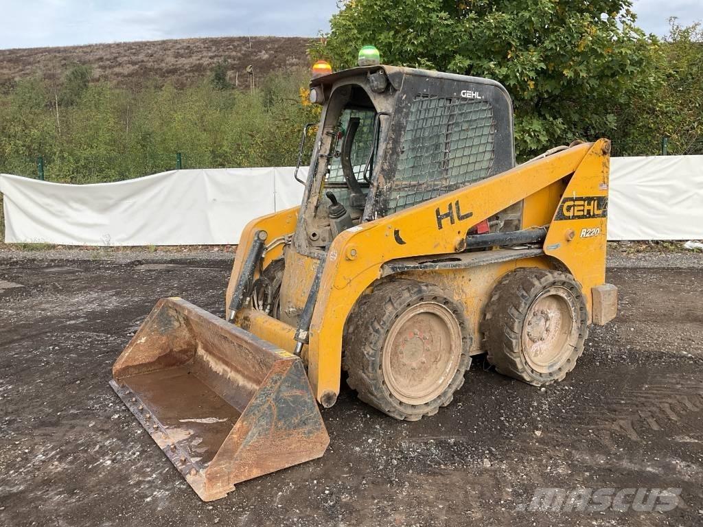 Gehl R 220 Mini Pale Gommate