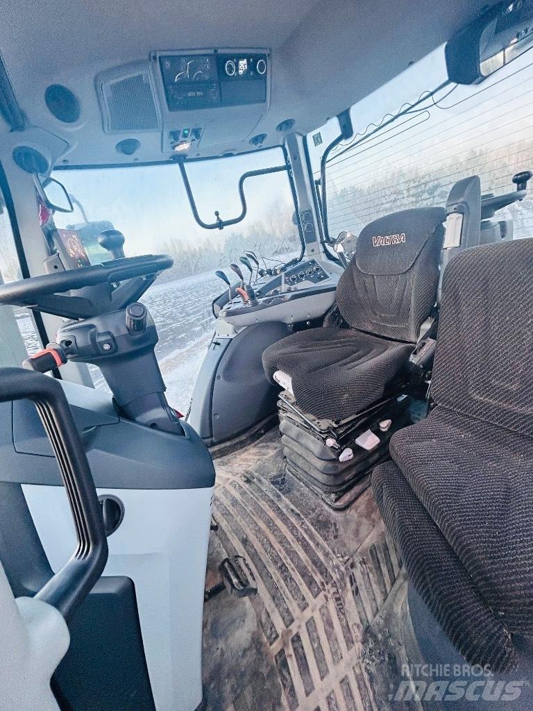 Valtra T 215 Active Trattori