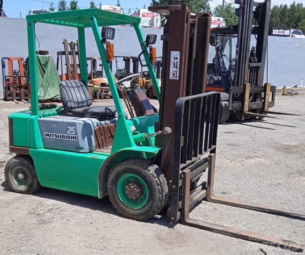 Mitsubishi FG25 Carrelli elevatori GPL