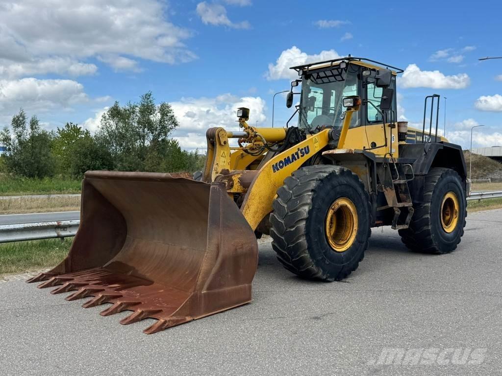 Komatsu WA470-5H Pale gommate
