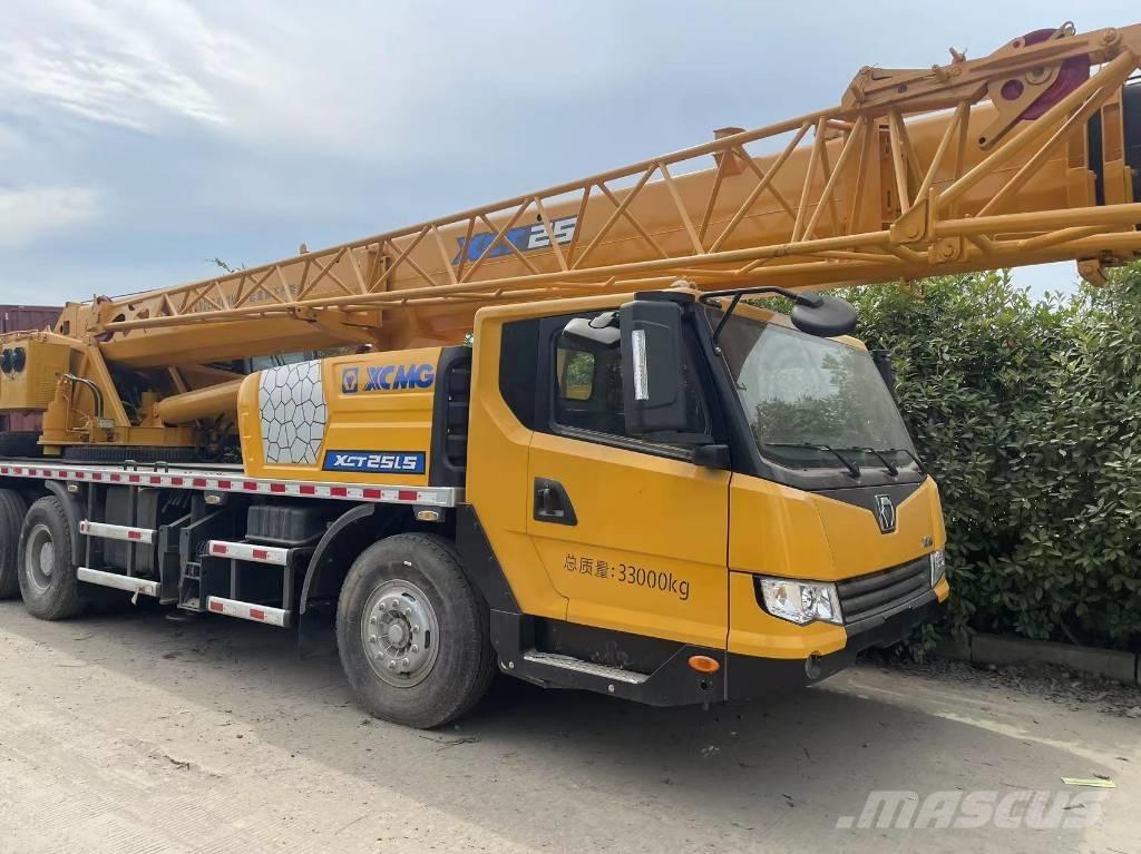 XCMG QY25 Gru per tutti i terreni
