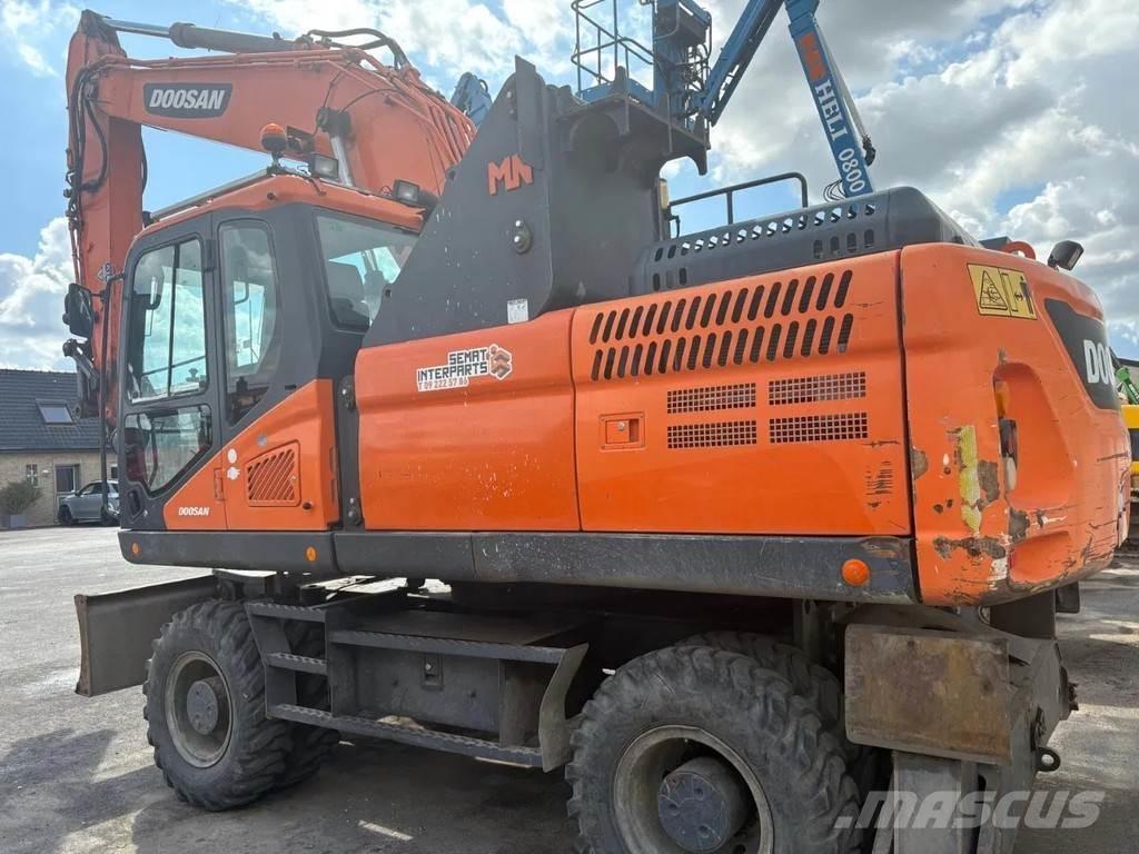 Doosan DX210 WE-5 Escavatori gommati