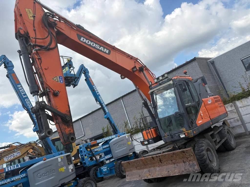 Doosan DX210 WE-5 Escavatori gommati