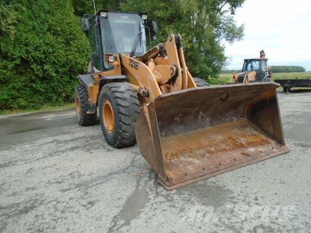 CASE 721 E Pale gommate