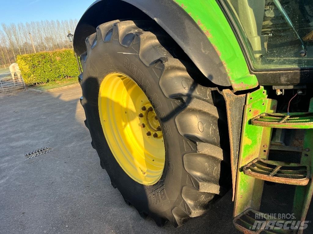 John Deere 6820 Trattori