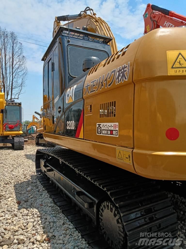 CAT 320D2 Escavatori medi 7t - 12t