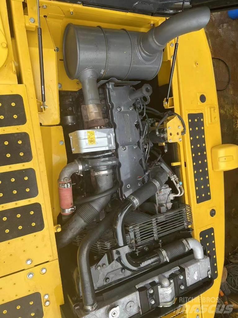 Komatsu PC 200-8N1 Escavatori cingolati
