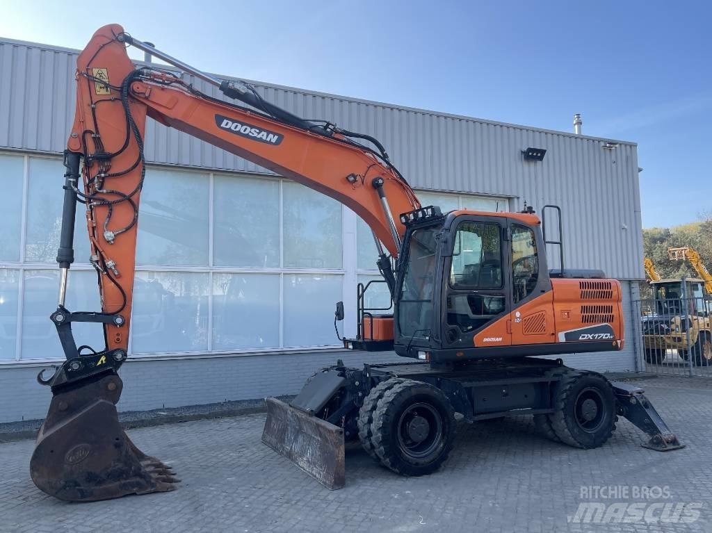 Doosan DX170W-5 Escavatori gommati