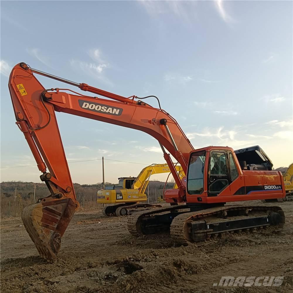 Doosan DH300LC-7 Escavatori cingolati