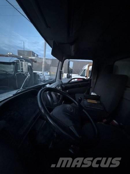 Hino 358 Furgone chiuso