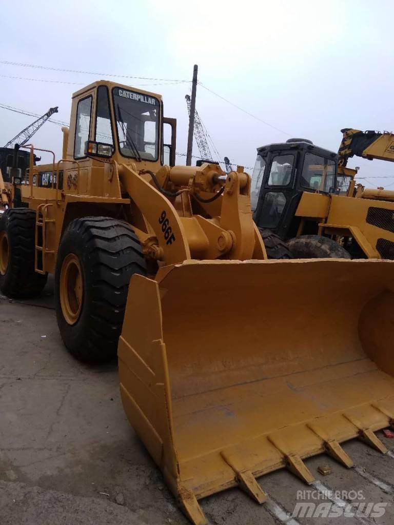 CAT 966F Pale gommate