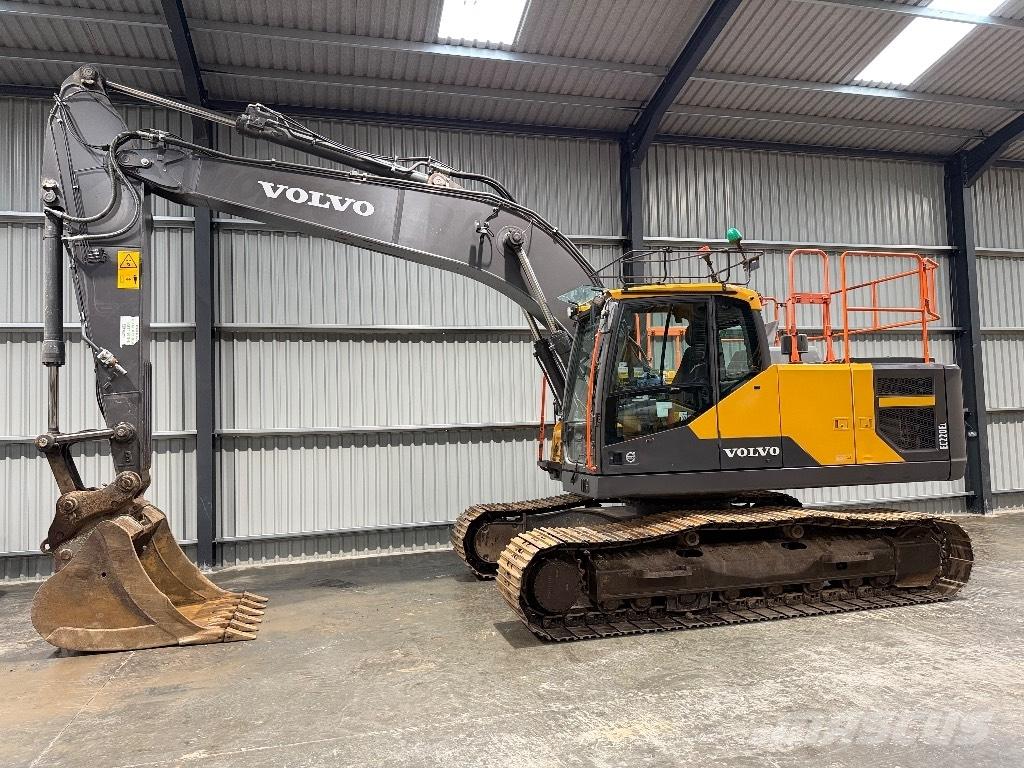 Volvo EC 220 E Escavatori cingolati