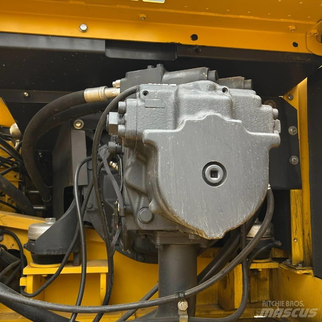 Komatsu 400-7 Escavatori cingolati