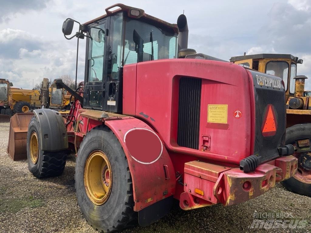 CAT 924G Pale gommate