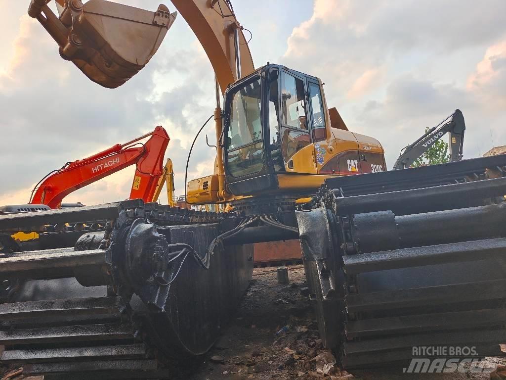 CAT 320 C Escavatori anfibi