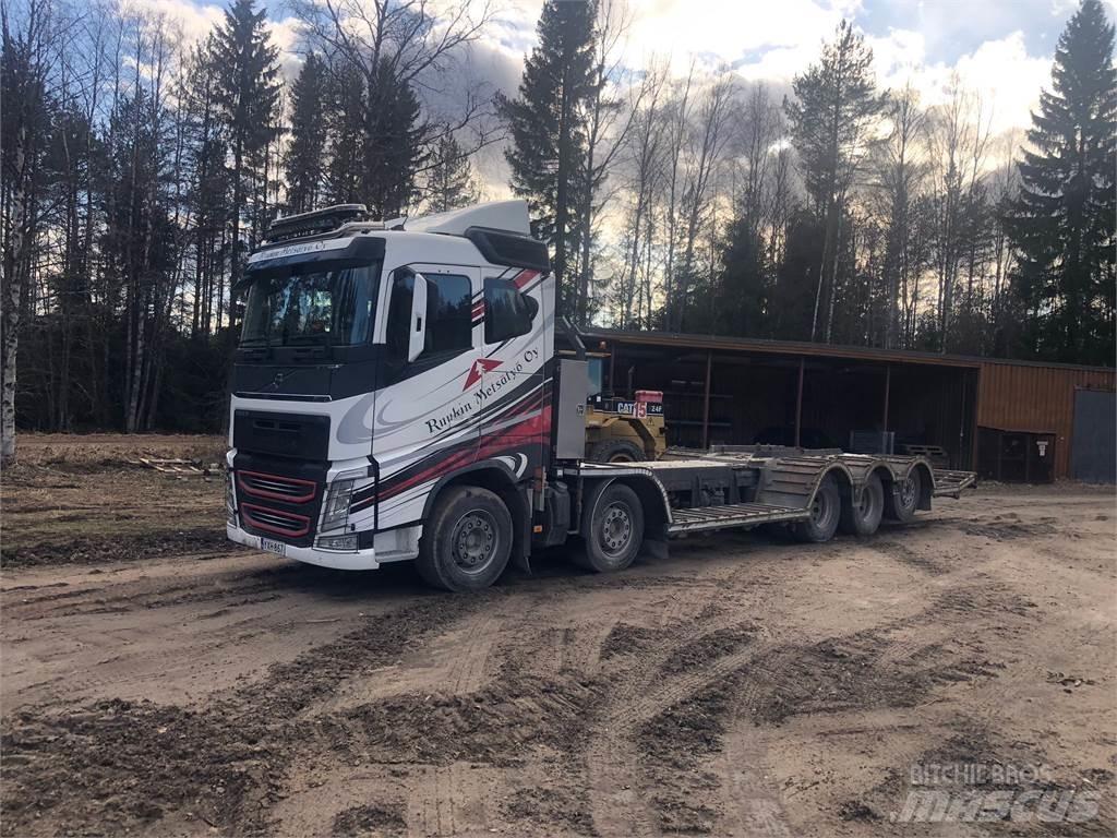 Volvo FH13 Camion per il trasporto di macchine forestali