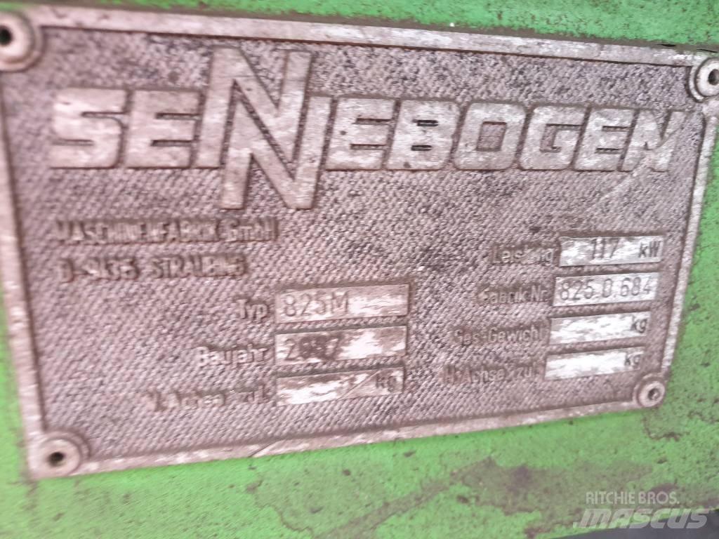Sennebogen 825M-C Movimentazione rifiuti