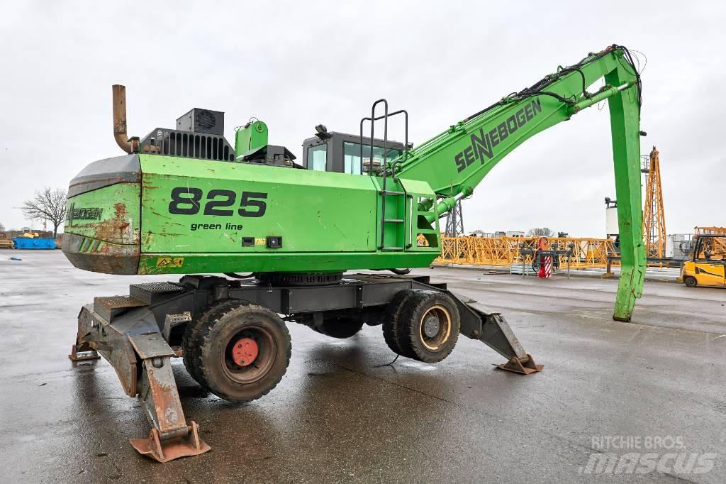 Sennebogen 825M-C Movimentazione rifiuti