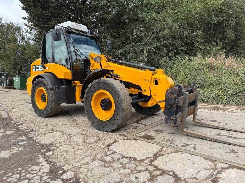 JCB TM 320 S Pale gommate