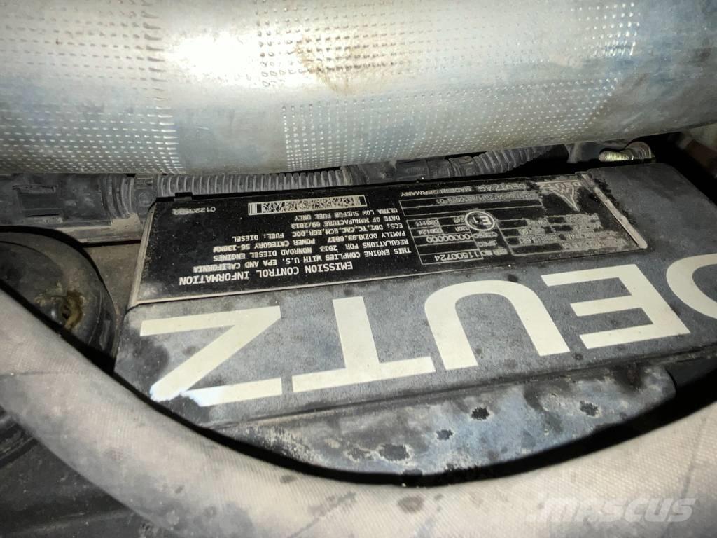 Mecalac 10 MCR Escavatori cingolati