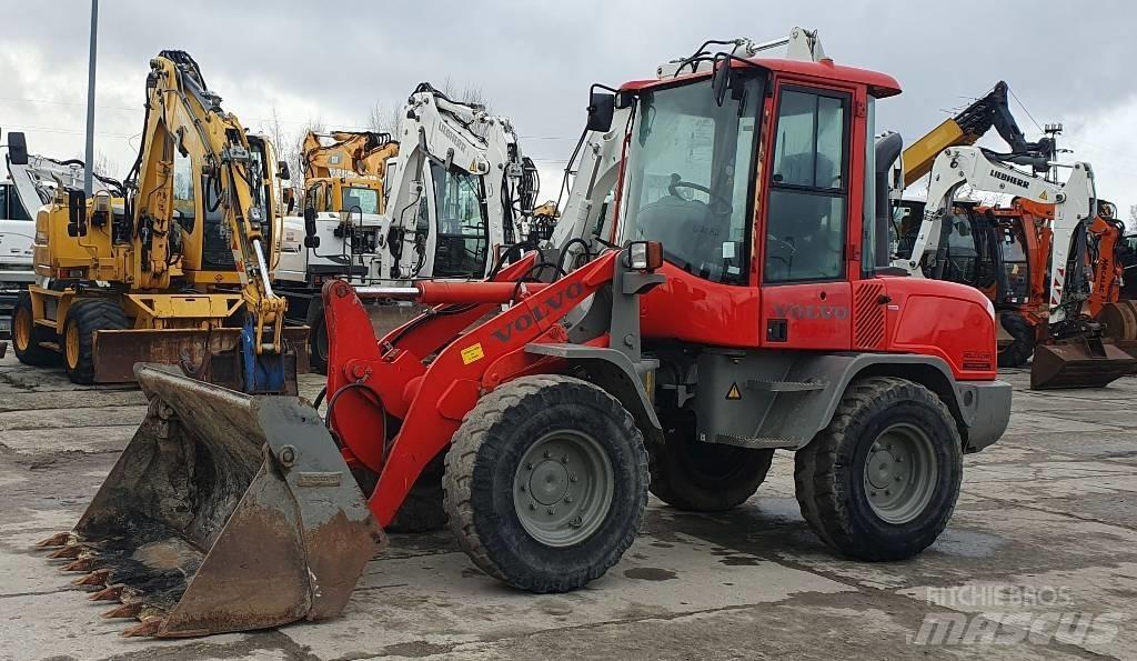 Volvo L 30 G Pale gommate