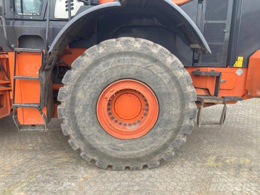 Hitachi ZW370-5B Pale gommate